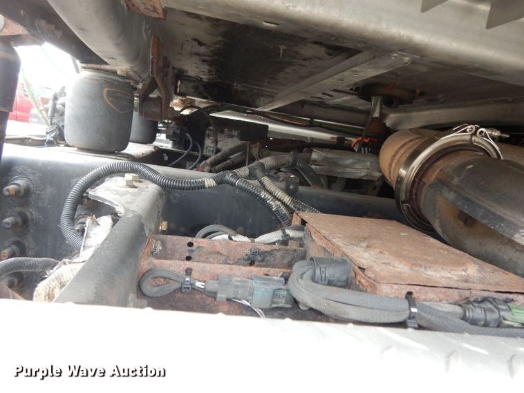 image for item DK7598 2011 Freightliner Cascadia  semi truck