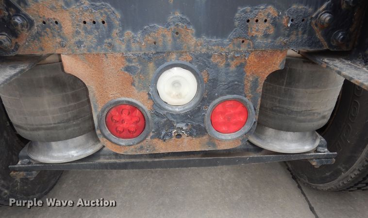 image for item DK7598 2011 Freightliner Cascadia  semi truck