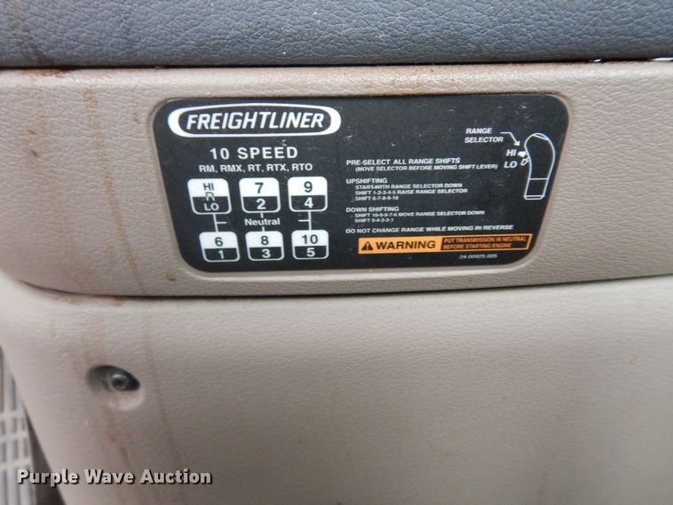 image for item DK7598 2011 Freightliner Cascadia  semi truck