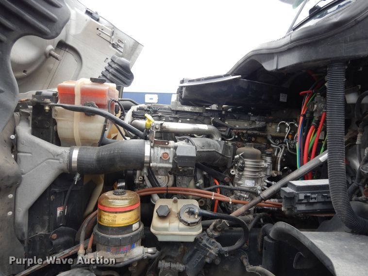 image for item DK7598 2011 Freightliner Cascadia  semi truck