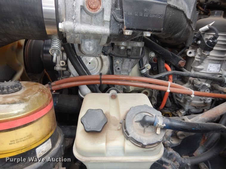 image for item DK7598 2011 Freightliner Cascadia  semi truck