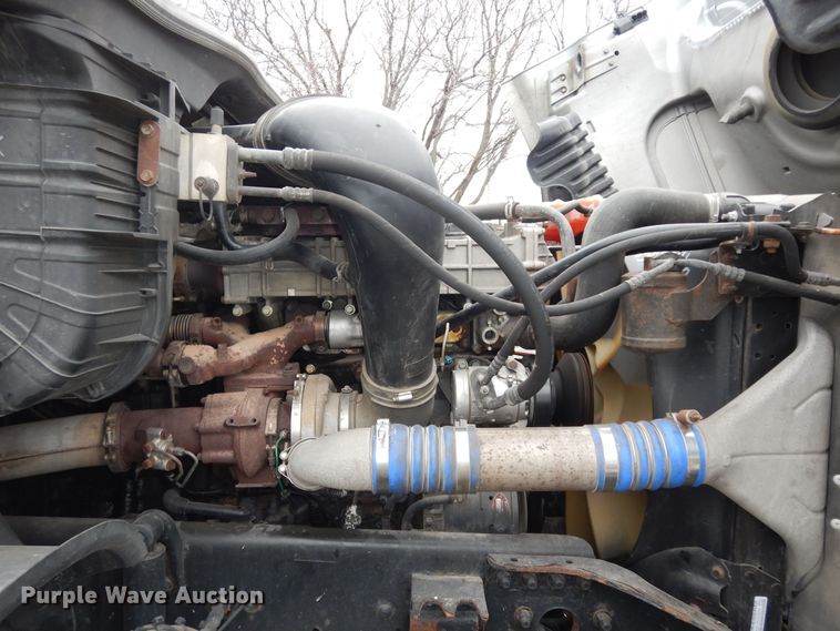 image for item DK7598 2011 Freightliner Cascadia  semi truck