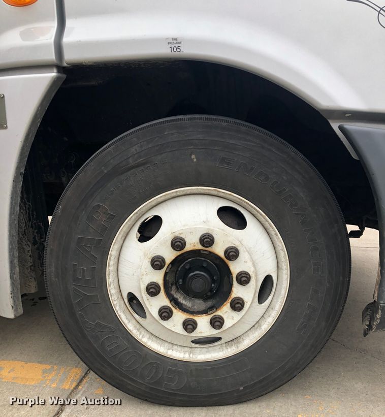 image for item DK7598 2011 Freightliner Cascadia  semi truck