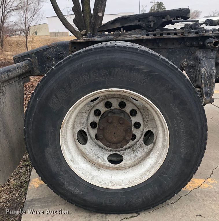 image for item DK7598 2011 Freightliner Cascadia  semi truck