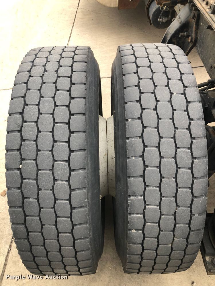 image for item DK7598 2011 Freightliner Cascadia  semi truck