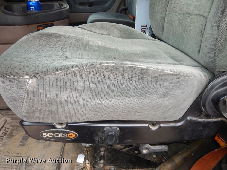 image for item DK7677 2012 Freightliner Cascadia  semi truck