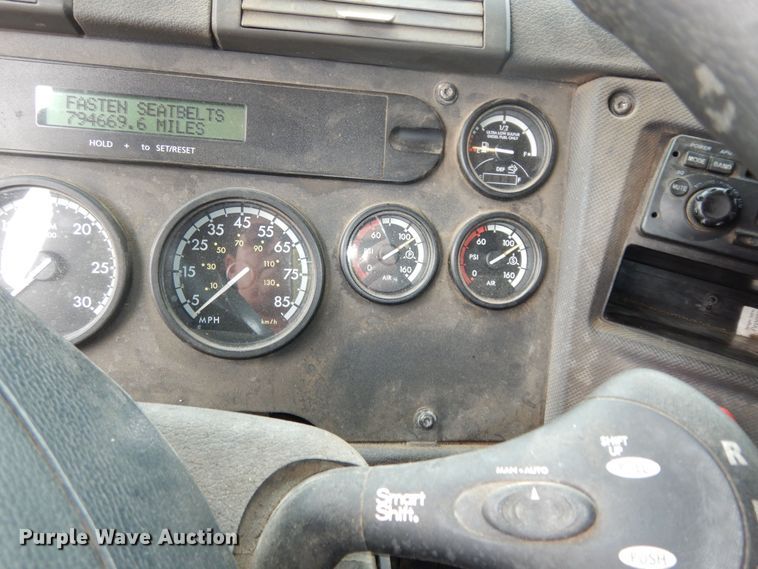 image for item DK7677 2012 Freightliner Cascadia  semi truck