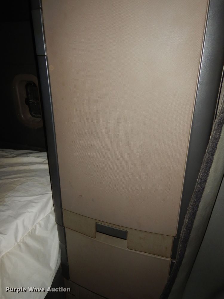 image for item DK7677 2012 Freightliner Cascadia  semi truck