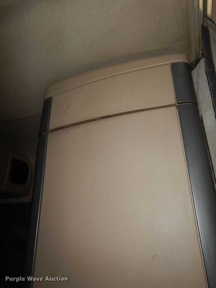 image for item DK7677 2012 Freightliner Cascadia  semi truck