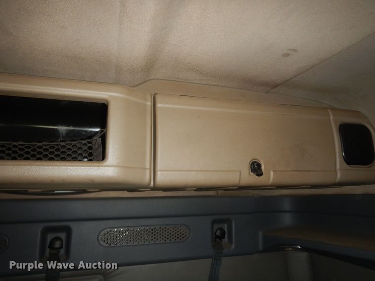 image for item DK7677 2012 Freightliner Cascadia  semi truck