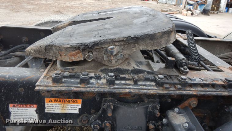 image for item DK7677 2012 Freightliner Cascadia  semi truck