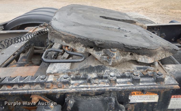 image for item DK7677 2012 Freightliner Cascadia  semi truck