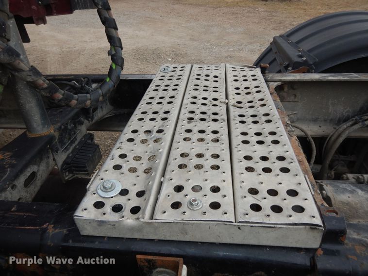 image for item DK7677 2012 Freightliner Cascadia  semi truck