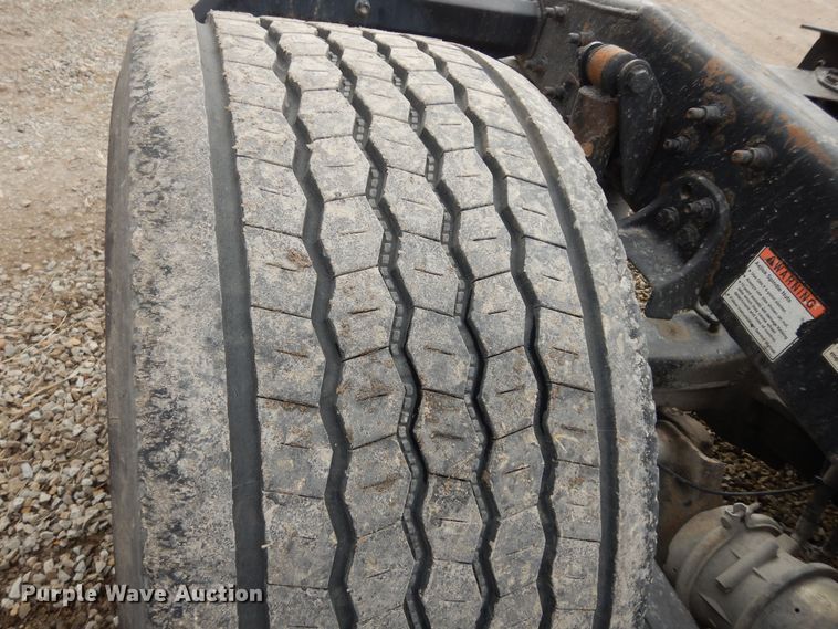 image for item DK7677 2012 Freightliner Cascadia  semi truck