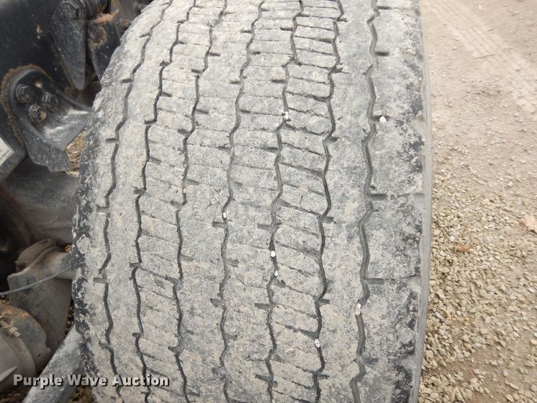 image for item DK7677 2012 Freightliner Cascadia  semi truck