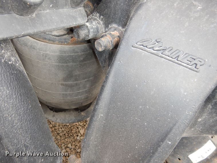 image for item DK7677 2012 Freightliner Cascadia  semi truck