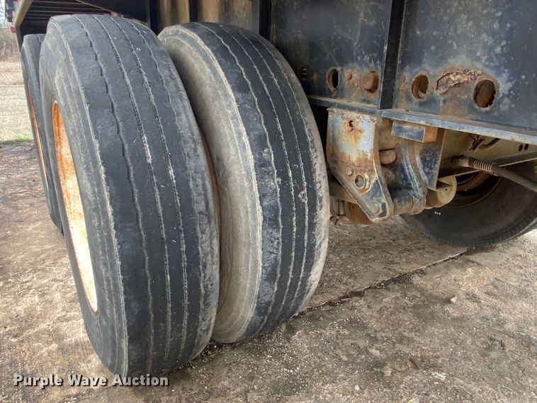 image for item DL7041 1988 Utility  flatbed trailer