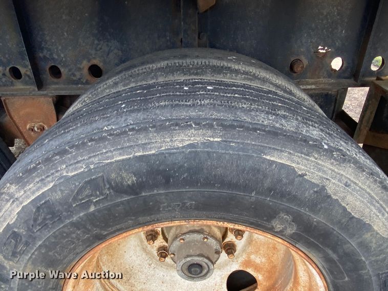 image for item DL7041 1988 Utility  flatbed trailer