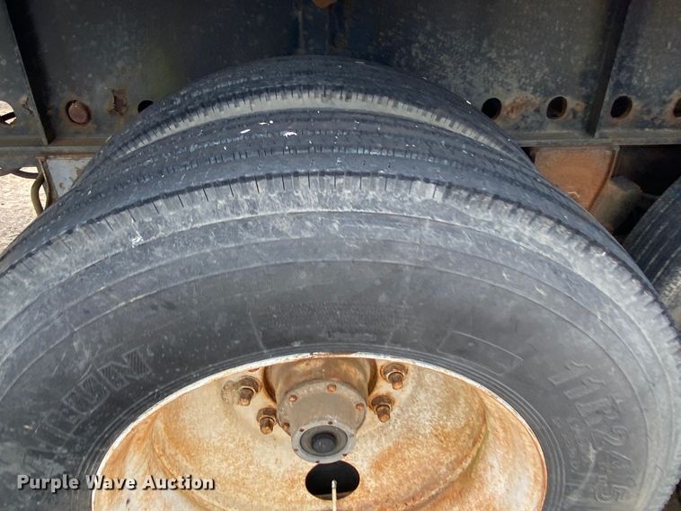 image for item DL7041 1988 Utility  flatbed trailer