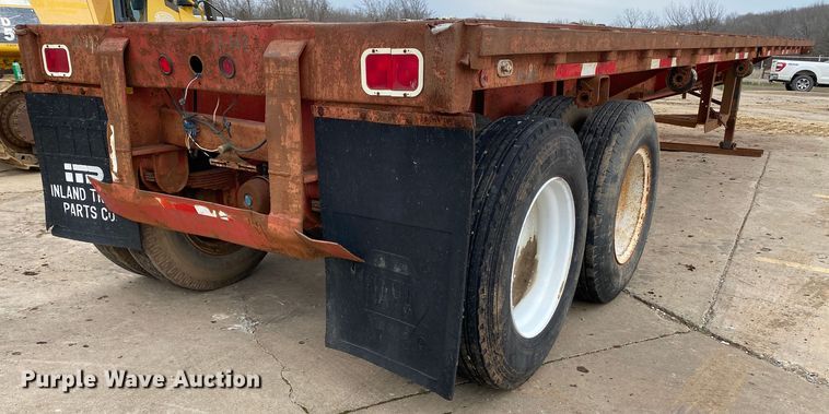 image for item DL7042 1982 Aztec  flatbed trailer