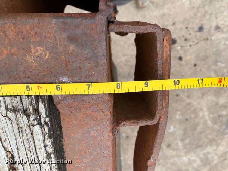 image for item DL7042 1982 Aztec  flatbed trailer