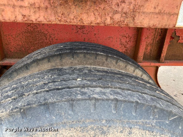 image for item DL7042 1982 Aztec  flatbed trailer