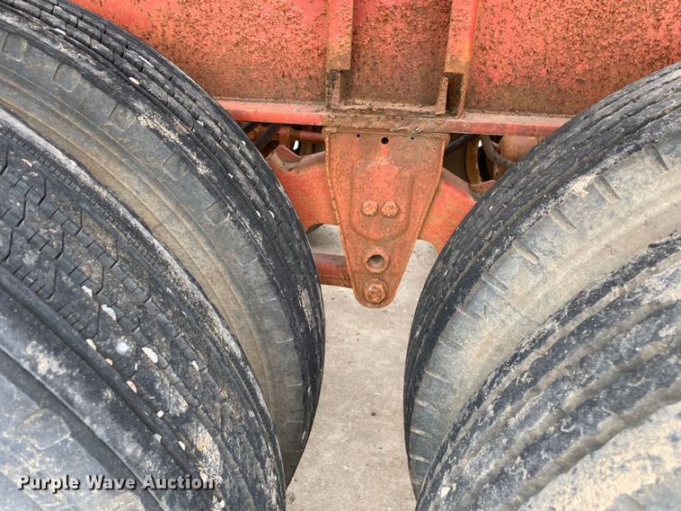 image for item DL7042 1982 Aztec  flatbed trailer