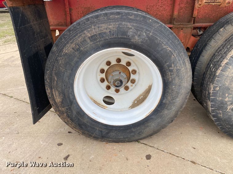 image for item DL7042 1982 Aztec  flatbed trailer