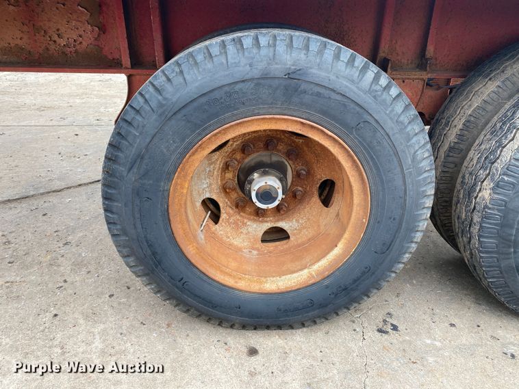 image for item DL7042 1982 Aztec  flatbed trailer