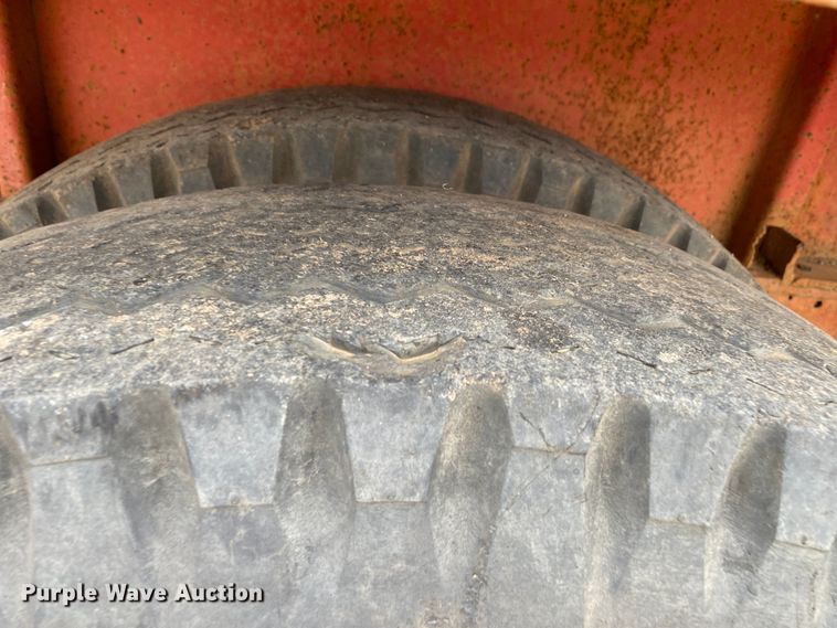 image for item DL7042 1982 Aztec  flatbed trailer