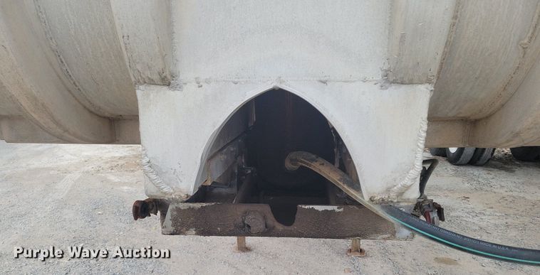 image for item DM2559 1974 Fruehauf  end dump trailer