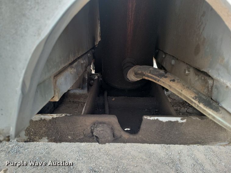 image for item DM2559 1974 Fruehauf  end dump trailer