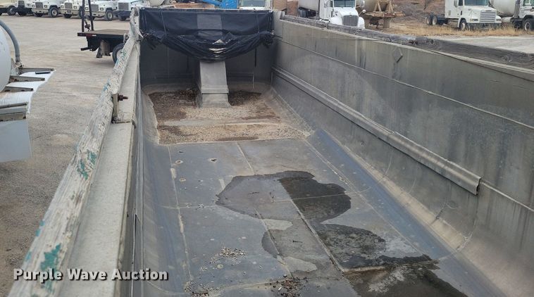 image for item DM2559 1974 Fruehauf  end dump trailer