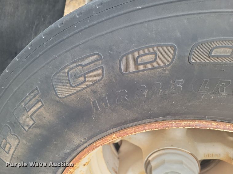 image for item DM2559 1974 Fruehauf  end dump trailer