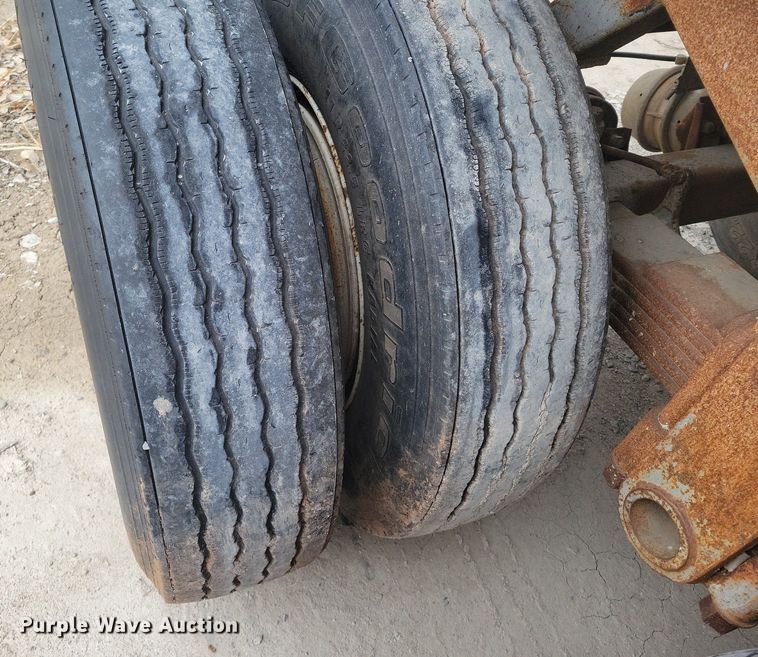 image for item DM2559 1974 Fruehauf  end dump trailer