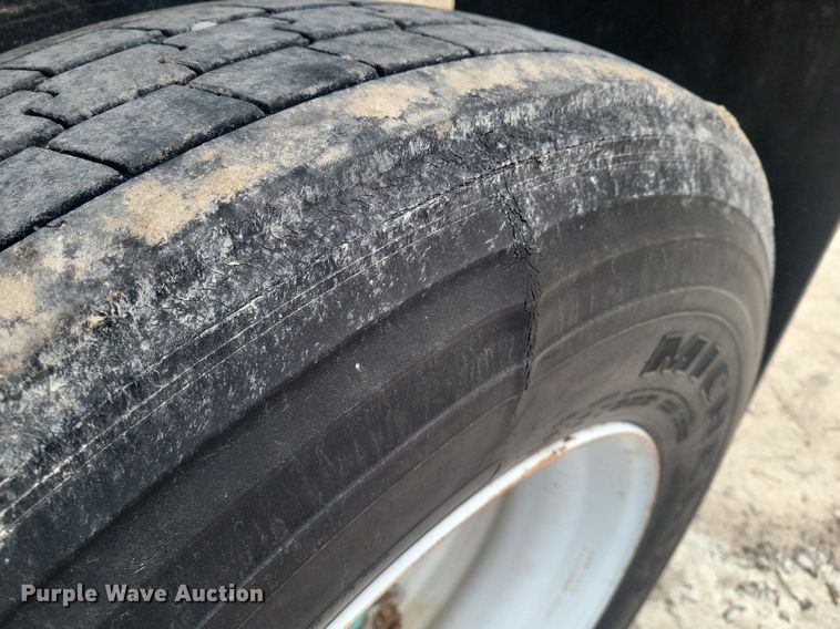 image for item DM2559 1974 Fruehauf  end dump trailer