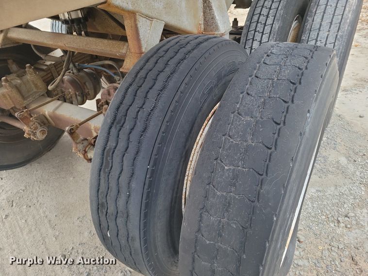 image for item DM2559 1974 Fruehauf  end dump trailer