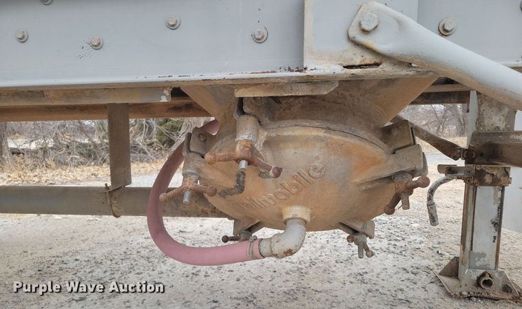 image for item DM2560 1982 Trailmobile  pneumatic dry bulk trailer