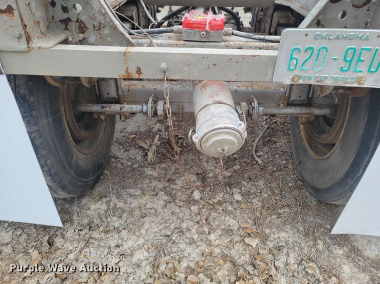 image for item DM2560 1982 Trailmobile  pneumatic dry bulk trailer