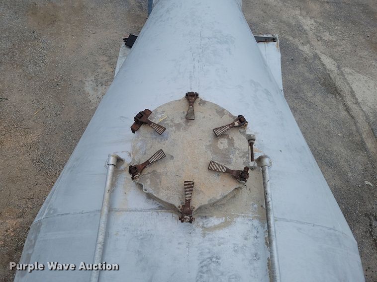 image for item DM2560 1982 Trailmobile  pneumatic dry bulk trailer