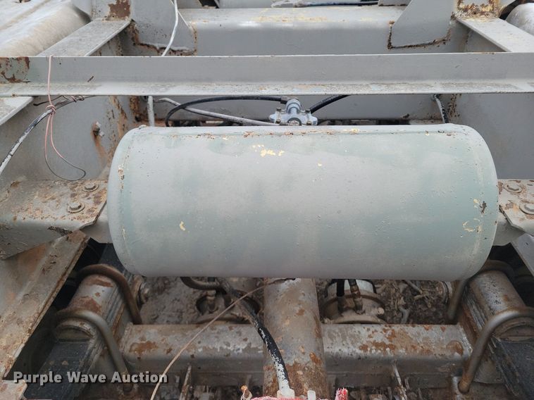 image for item DM2560 1982 Trailmobile  pneumatic dry bulk trailer