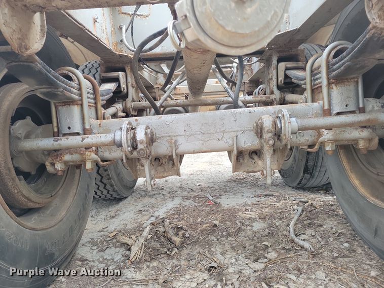 image for item DM2560 1982 Trailmobile  pneumatic dry bulk trailer