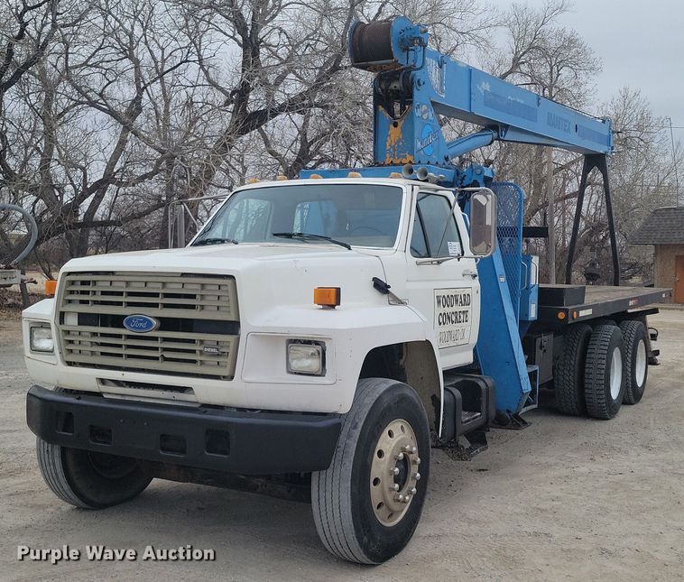 image for item DM2561 1988 Ford FT900F  crane truck