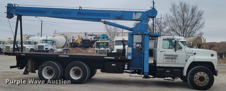 image for item DM2561 1988 Ford FT900F  crane truck