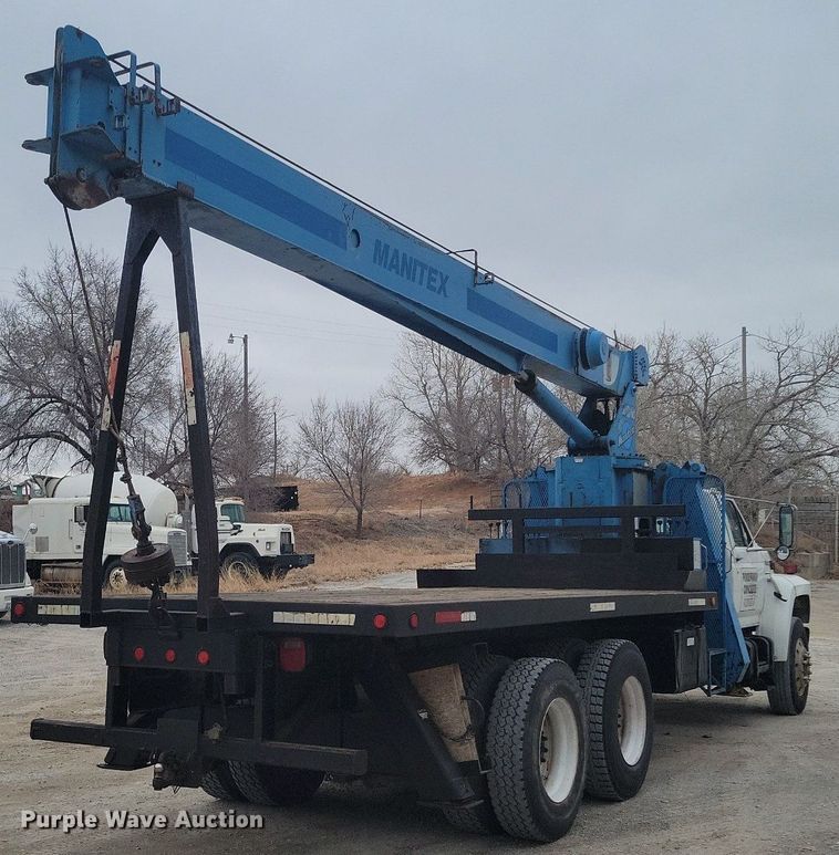 image for item DM2561 1988 Ford FT900F  crane truck