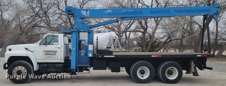 image for item DM2561 1988 Ford FT900F  crane truck