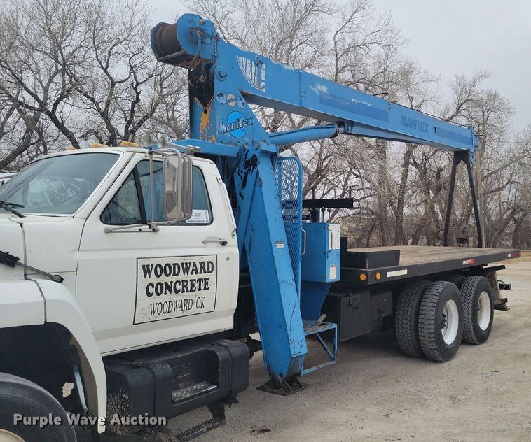 image for item DM2561 1988 Ford FT900F  crane truck