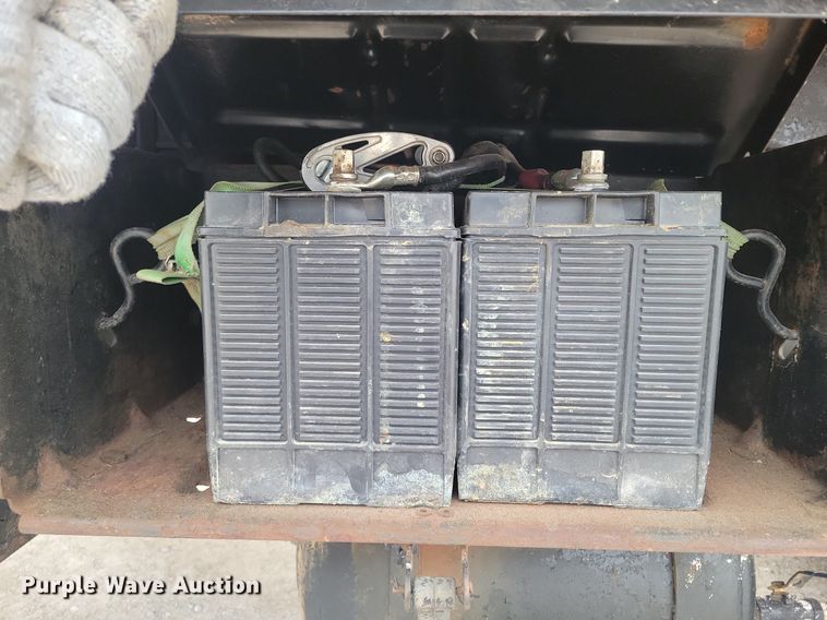 image for item DM2561 1988 Ford FT900F  crane truck