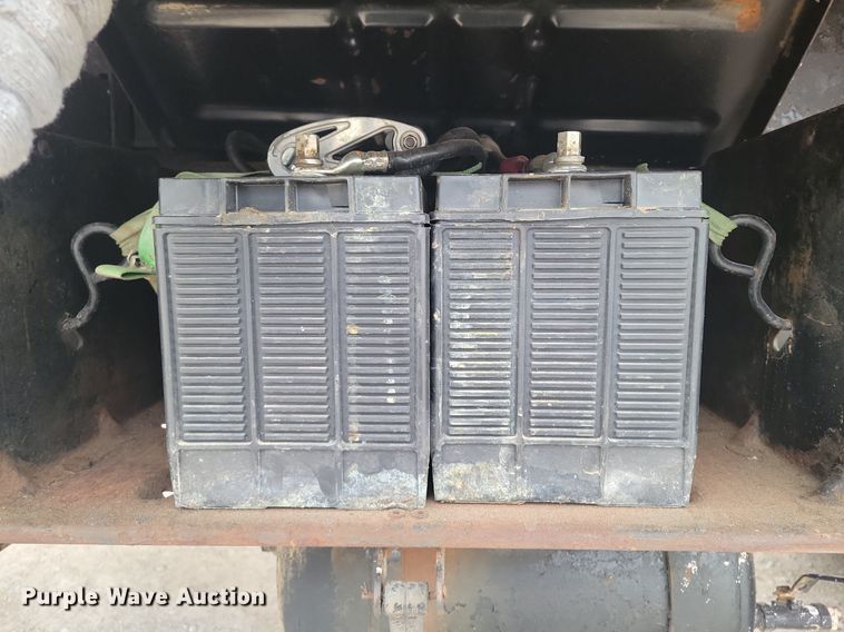 image for item DM2561 1988 Ford FT900F  crane truck