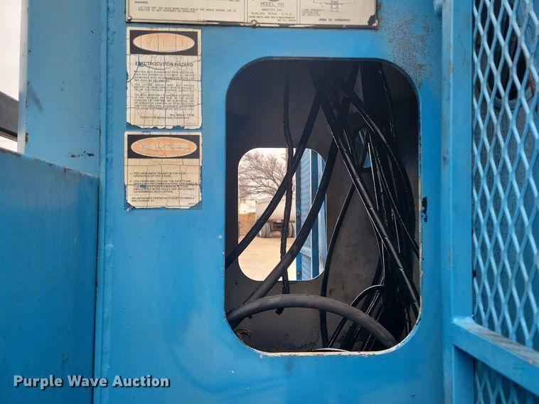 image for item DM2561 1988 Ford FT900F  crane truck